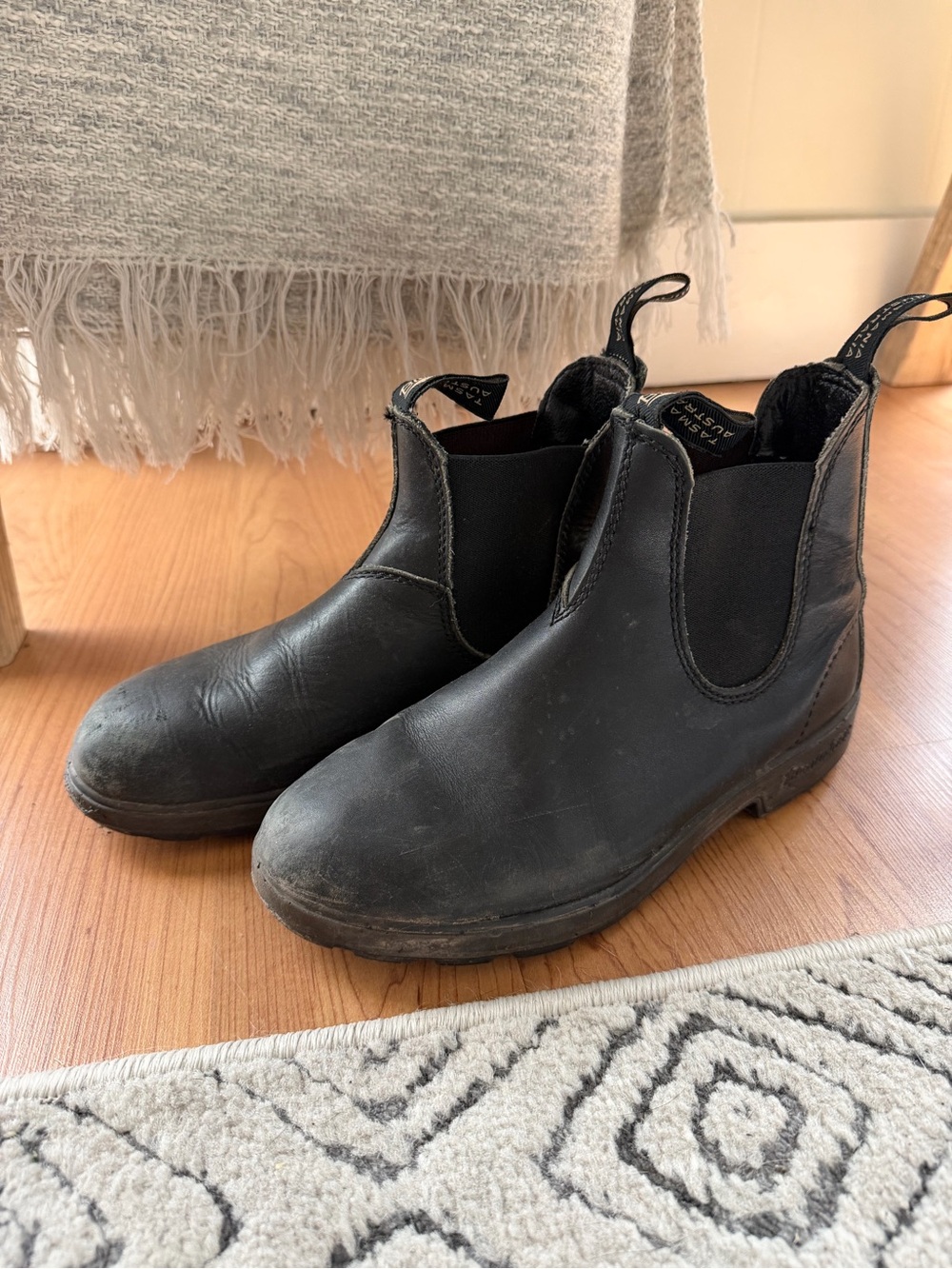 Black Blundstone Chelsea Boots